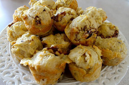 cheese biscuits with walnuts